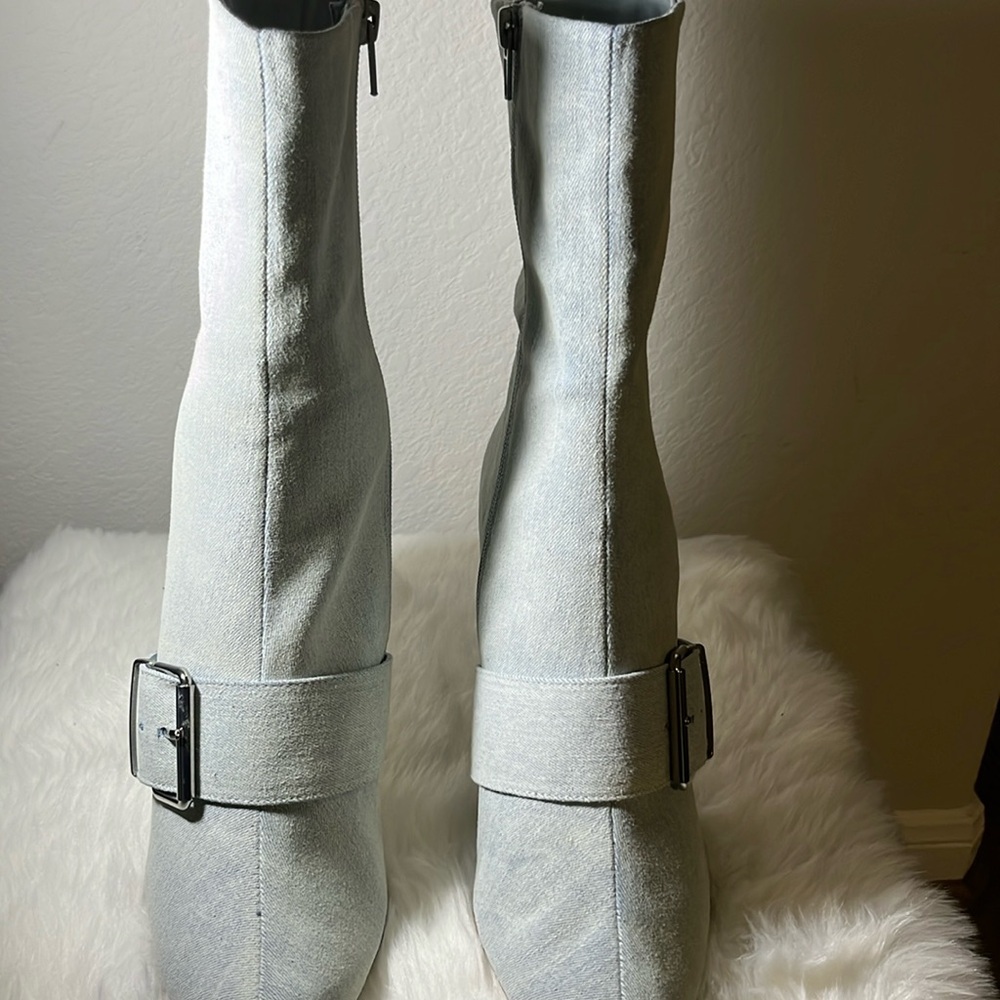 Steve Madden Banter Denim Pointed Toe Buckle Bootie- size 10M (Denim)